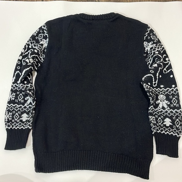 Well Worn Gingerbread Man Oh Snap! Christmas Ornaments Holiday Knit Sweater - Picture 6 of 6